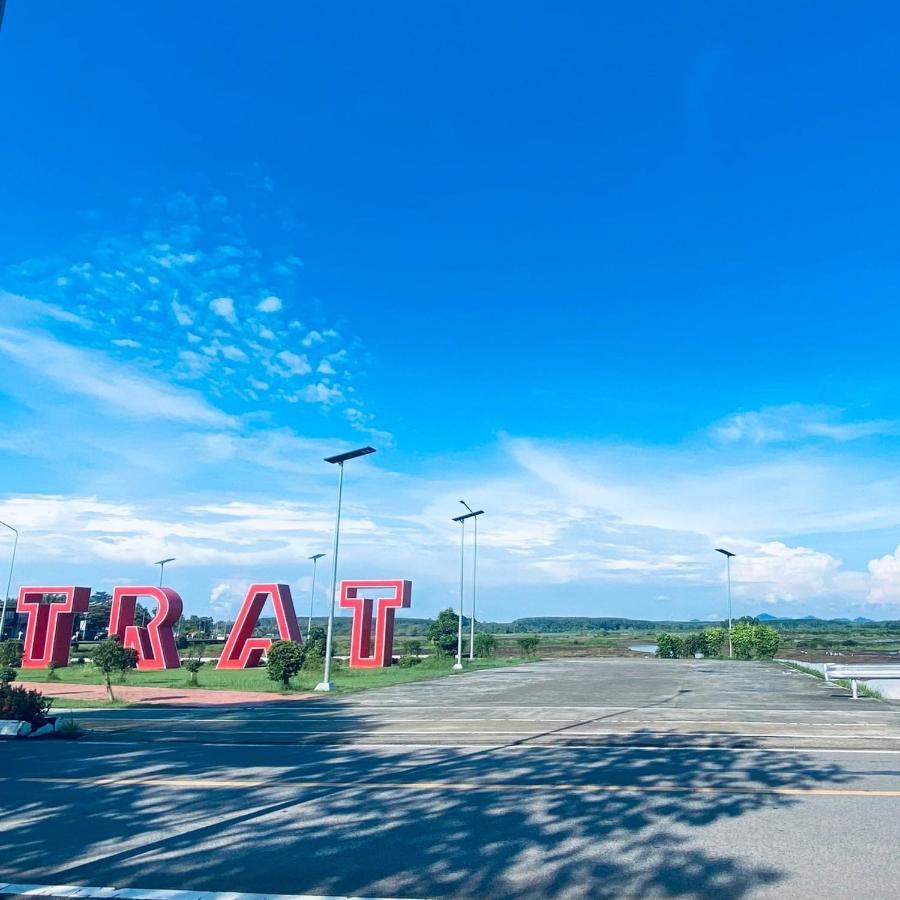 Artist'S Place Трат Екстериор снимка